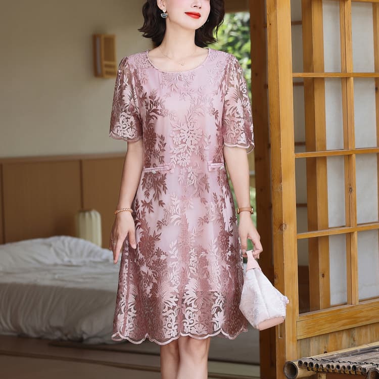 レース 服 花柄刺繍レースワンピース