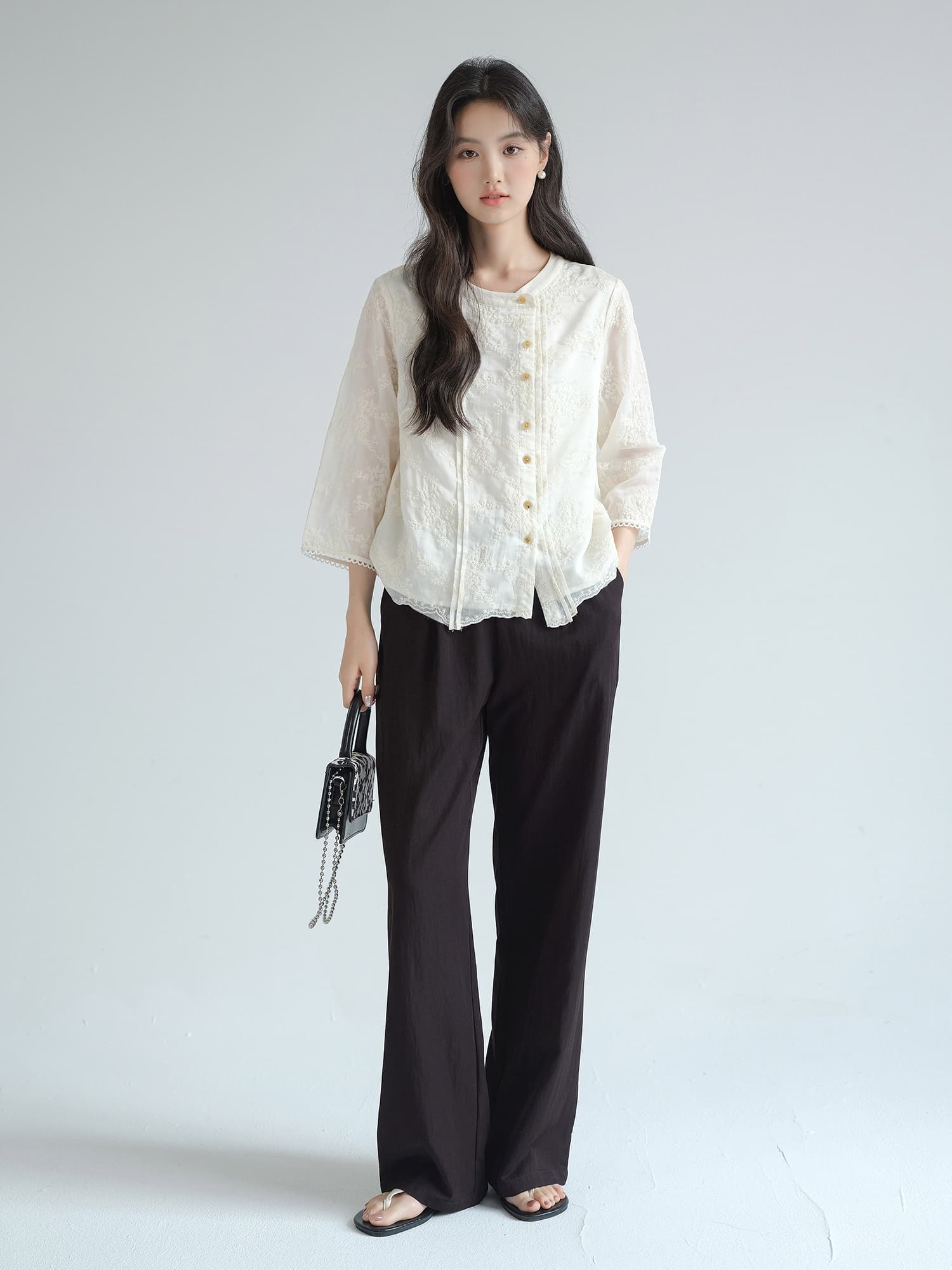 レース 服 花刺繍入り裾レース半袖ブラウス