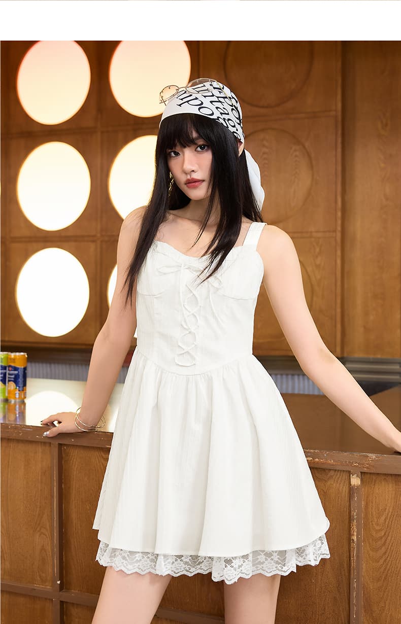 レース 服 ひらひらレース裾キャミワンピース