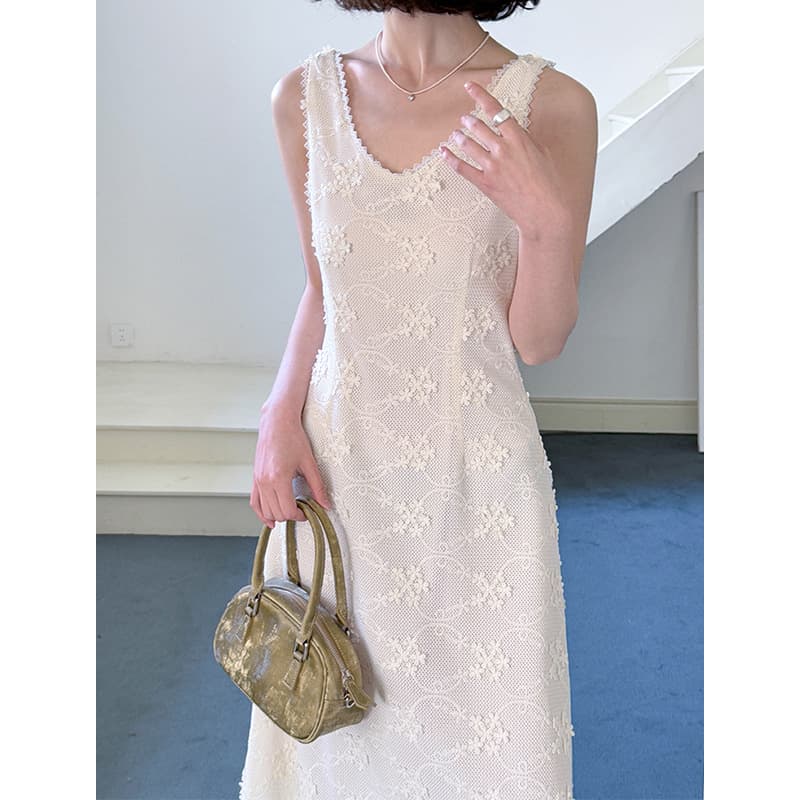 レース 服 花刺繍装飾 優美レースワンピース