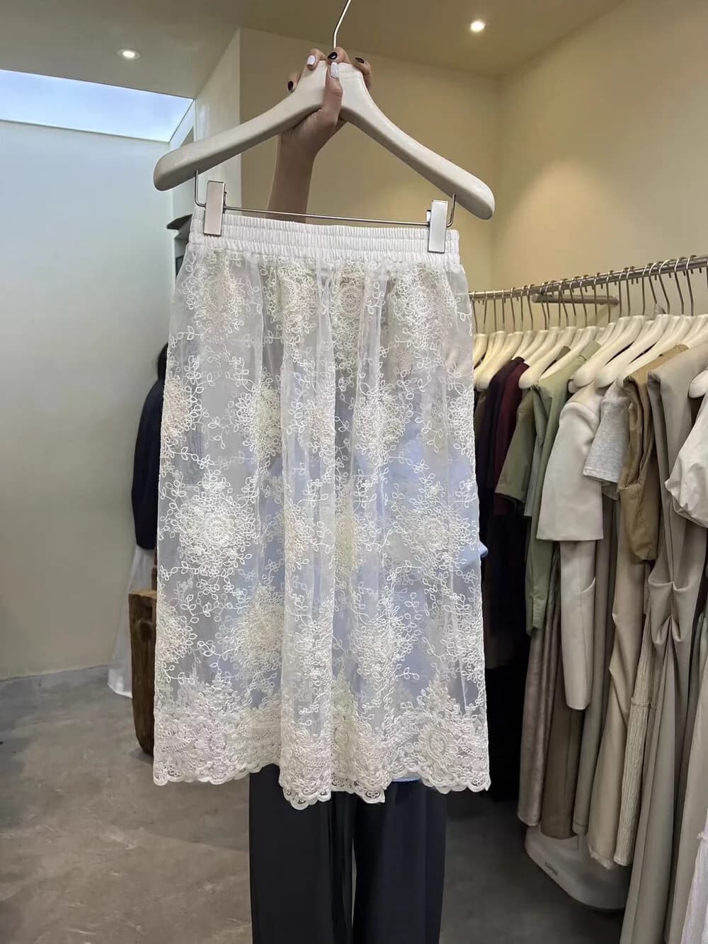 レース 服 繊細花柄透かしレーススカート