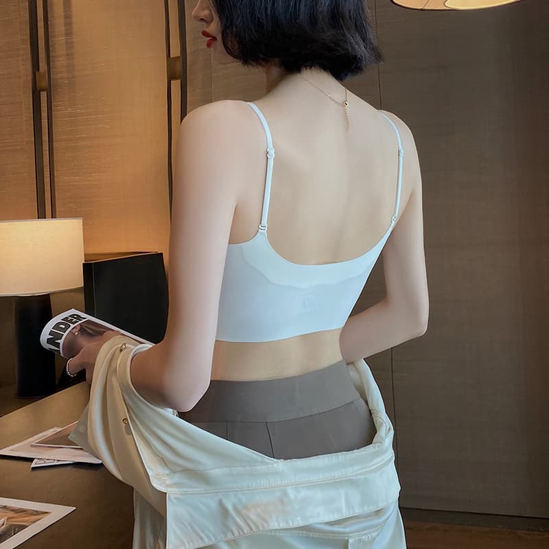 レースファッション 魅せるレース美胸ブラレット