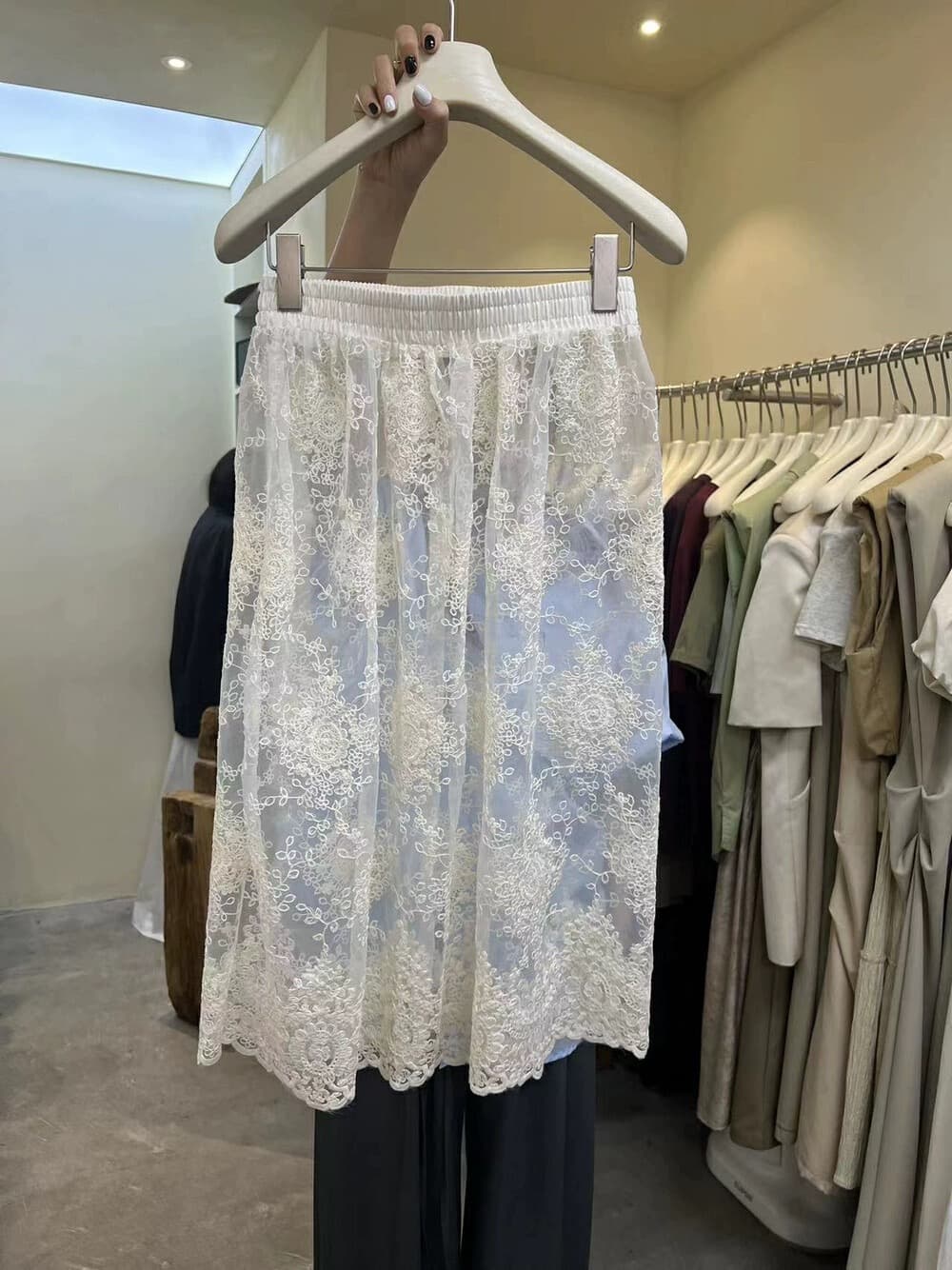 レース 服 繊細花柄透かしレーススカート