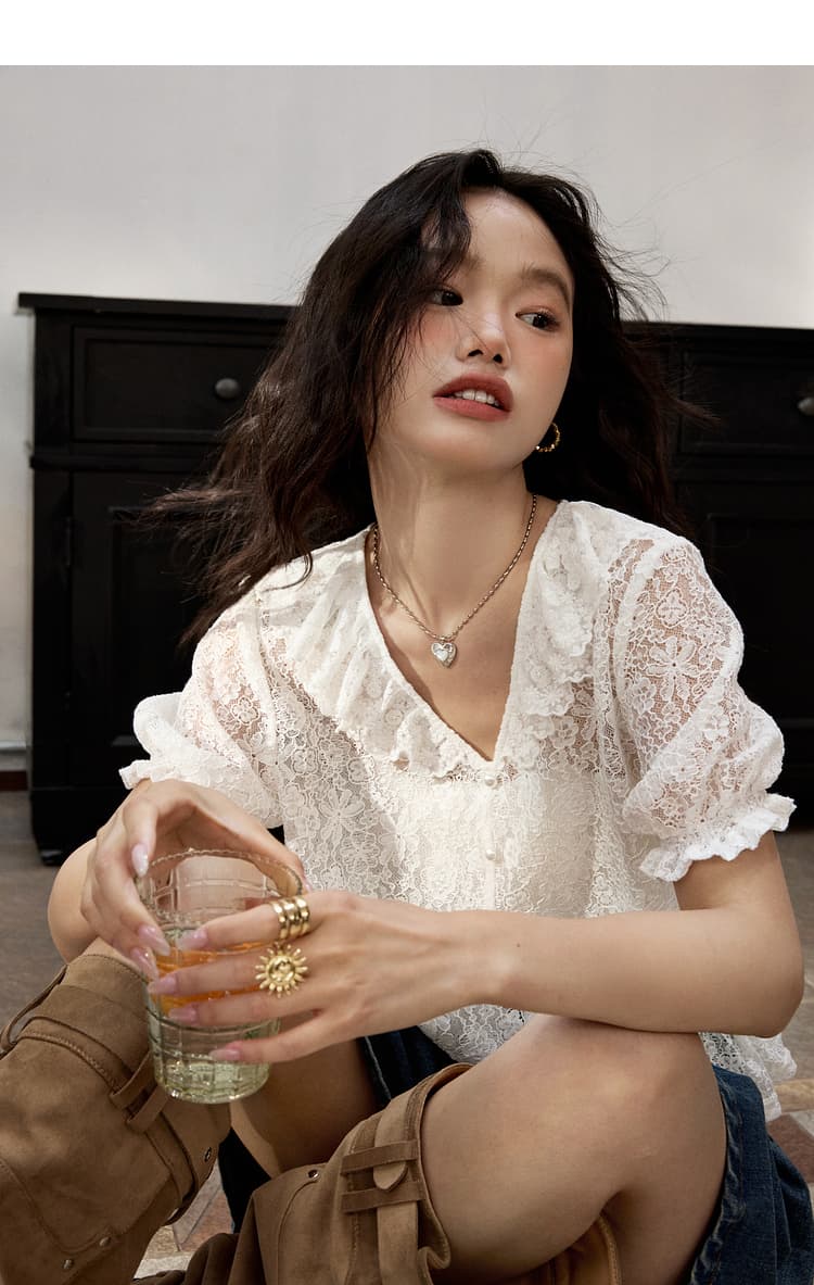 レース 服 透かし彫りフリルレースブラウス