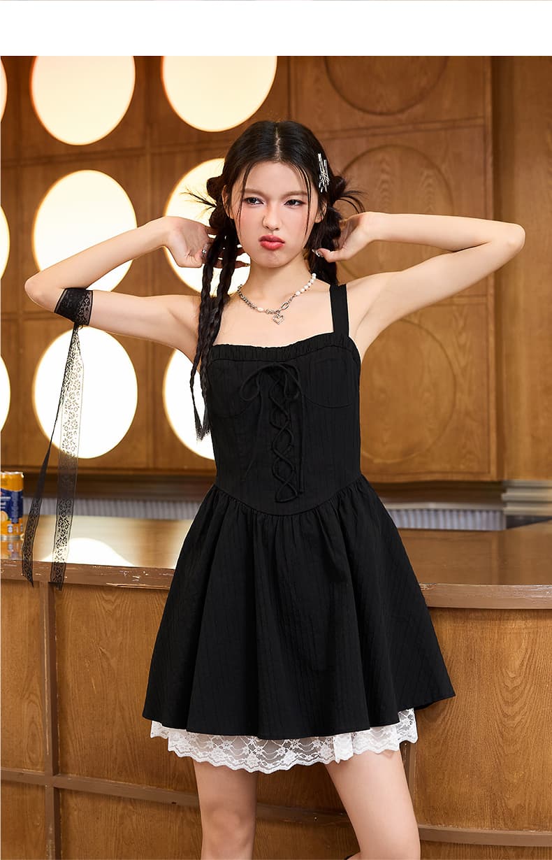 レース 服 ひらひらレース裾キャミワンピース