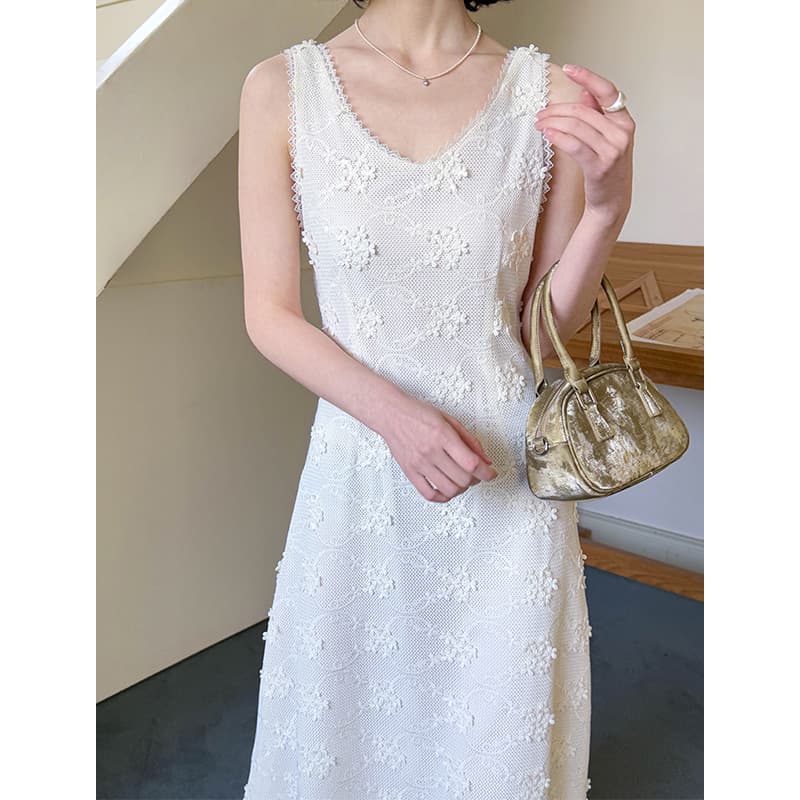 レース 服 花刺繍装飾 優美レースワンピース