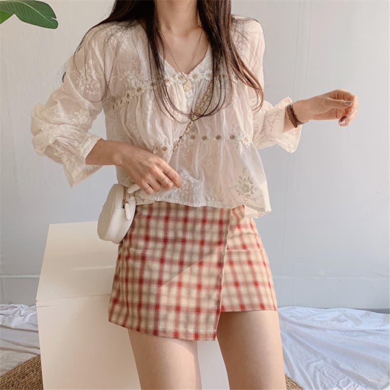 レース 服 花柄刺繍レースブラウス ふんわりフリル袖 長袖